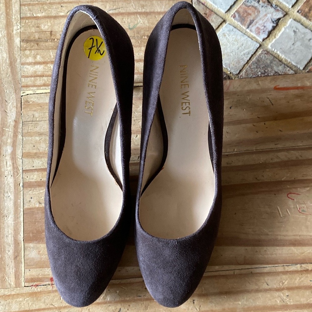 Nine West pump